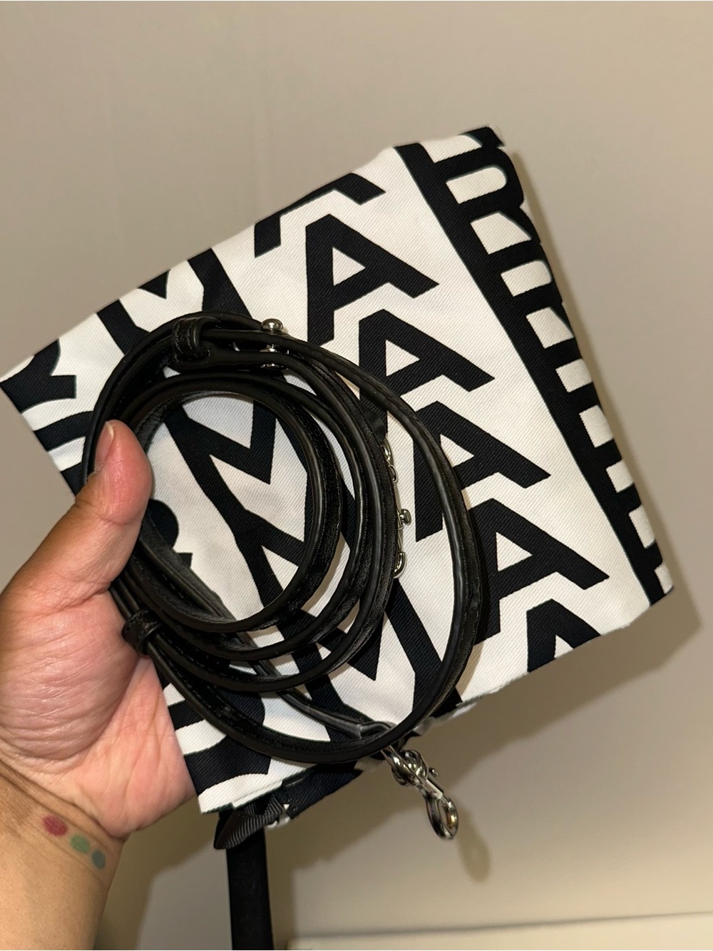 Marc Jacobs The Monogram Leather Micro Bucket Bag, Black 🖤 - Picture 6 of 7